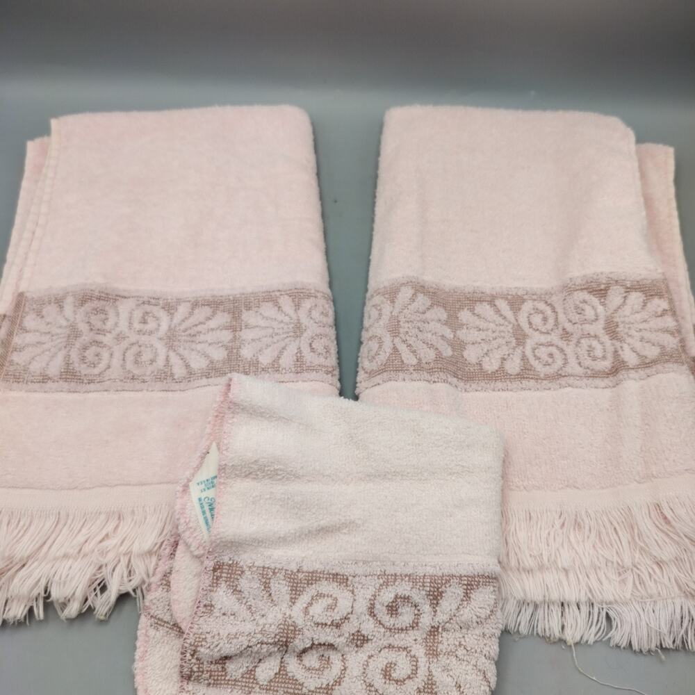 Vtg Cannon Monticello Santa Cruz 2 Hand Towel 1 Wash Set Pink Sculpted Fringe